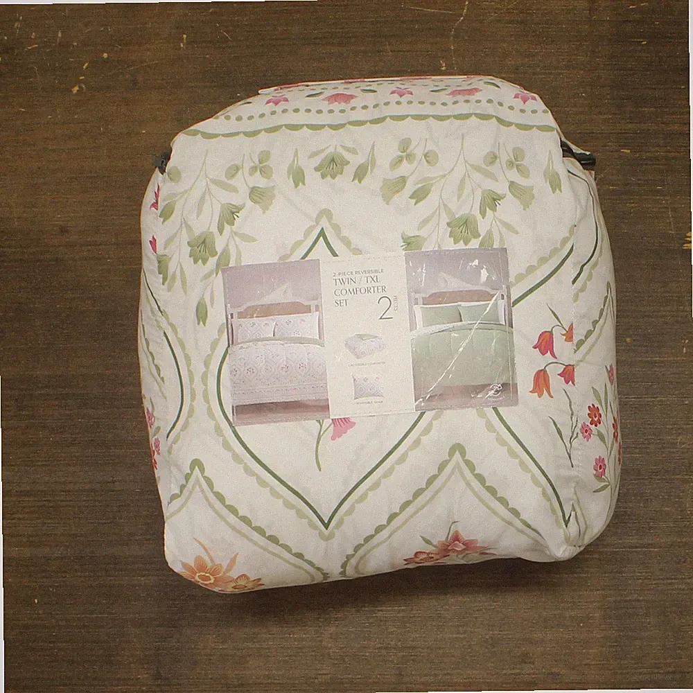 Hallmart Trisha 2-Pc. Comforter Set White Multi Twin / Twin XL